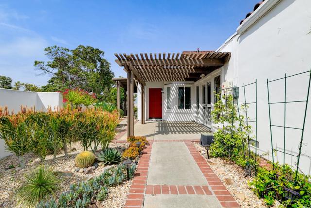 Detail Gallery Image 4 of 32 For 4609 Zamora Way, Oceanside,  CA 92056 - 2 Beds | 2/1 Baths