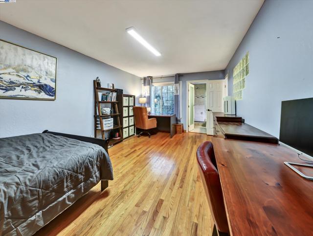 Image 11 of 60 For 2755 Sheffield Pl