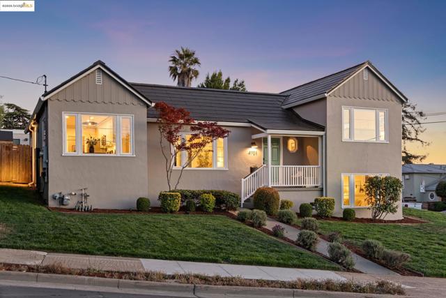 4701 Kaphan Ave, Oakland CA: https://media.crmls.org/mediaz/fd848420-9227-46ca-bf9d-f17c8f56b3be.jpg