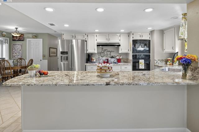 368 Beverly St, Livermore CA: https://media.crmls.org/mediaz/fd84849e-dd6c-4fc1-b938-b280fd0ebfbf.jpg
