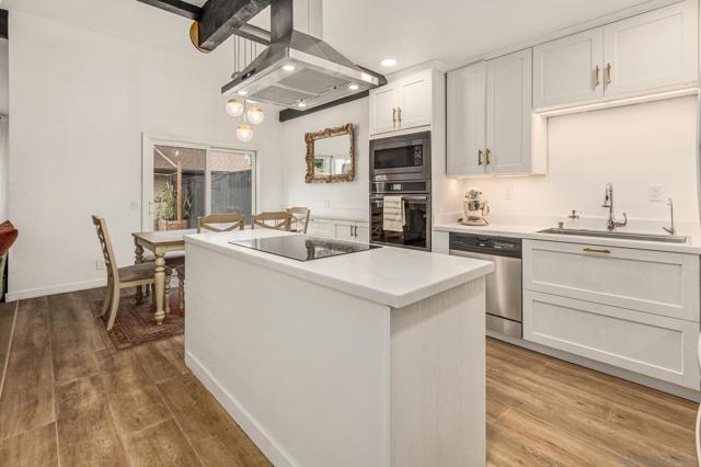 2327 Rosal Ln, Spring Valley CA: https://media.crmls.org/mediaz/fd854c7f-cc50-4d5d-9f6e-bab77b461e9f.jpg