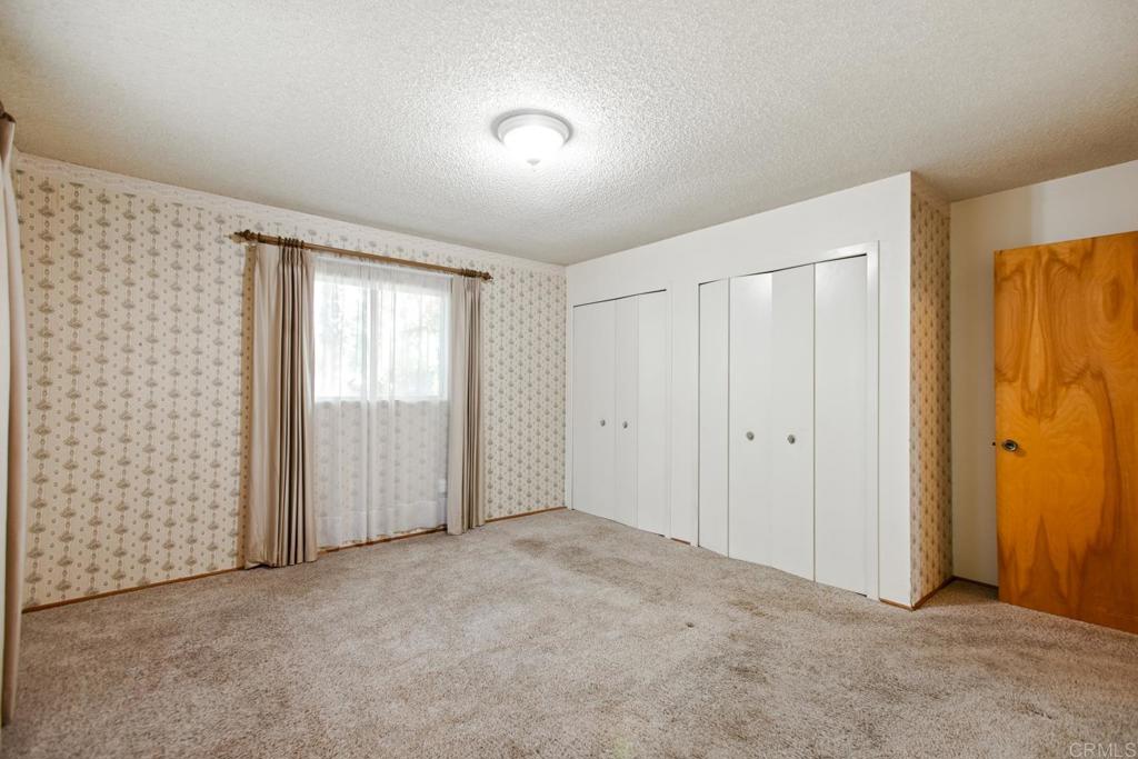 https://media.crmls.org/mediaz/fd855c90-6cea-454d-9d00-1ca6bbe2af2f.jpg?preset=X-Large