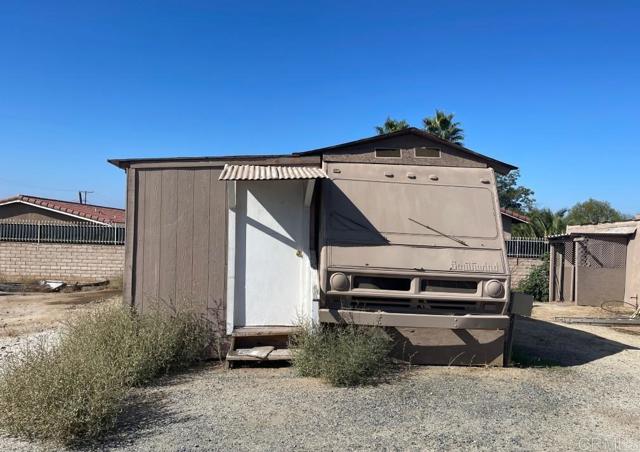 21626 Mary Street, Perris CA: https://media.crmls.org/mediaz/fd85ea57-a96e-4165-a107-db46f7ce9de9.jpg