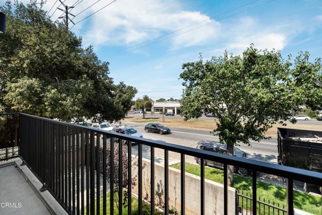 Detail Gallery Image 15 of 31 For 3566 Eagle Rock Bld #1,  Los Angeles,  CA 90065 - 3 Beds | 3 Baths