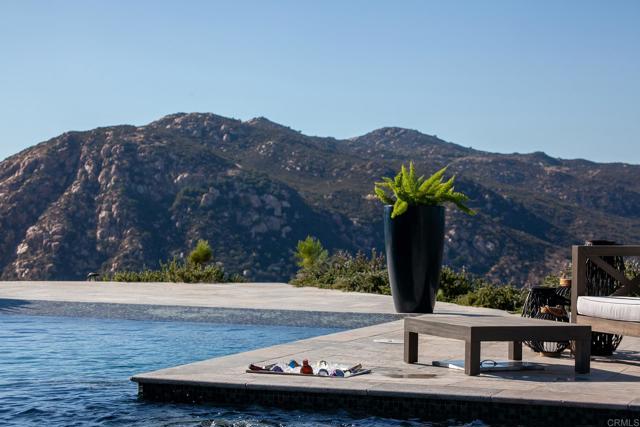 328 AMY WAY, Alpine CA: https://media.crmls.org/mediaz/fd87cc5e-711b-4c63-b369-a0264ca5bcbd.jpg