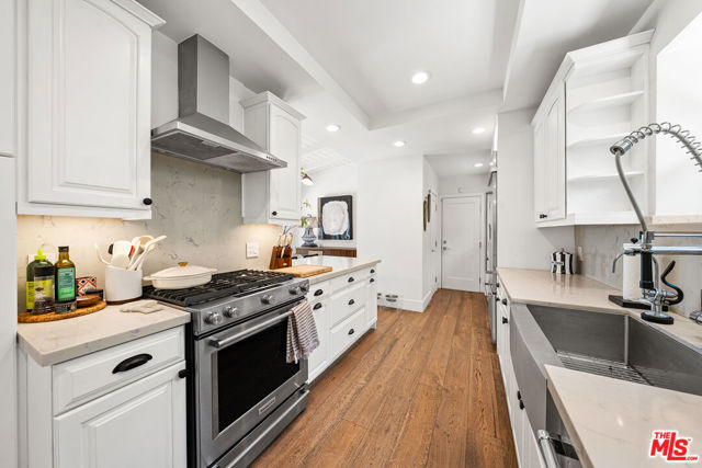 13513 Cheltenham Drive, Sherman Oaks CA: https://media.crmls.org/mediaz/fd87dfcd-bae9-4d89-b9a3-932b893663b9.jpg