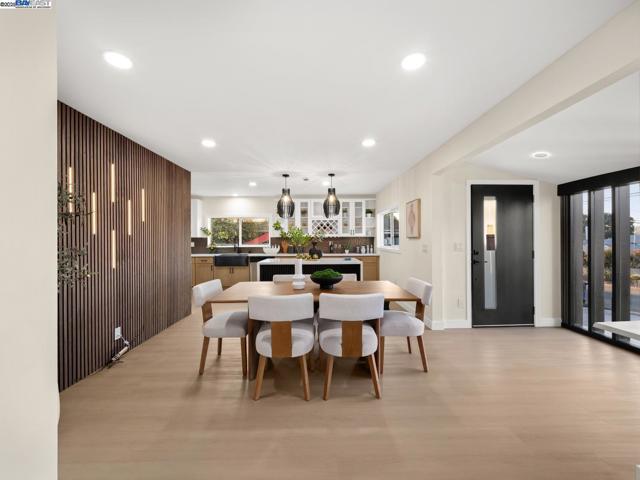 1607 Ward St, Hayward CA: https://media.crmls.org/mediaz/fd887c44-6944-48d1-8053-ddab2d820d92.jpg