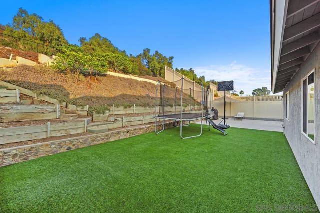 10231 Settle Rd, Santee CA: https://media.crmls.org/mediaz/fd88e9e8-6e52-4a7d-808f-2d256c2383ec.jpg