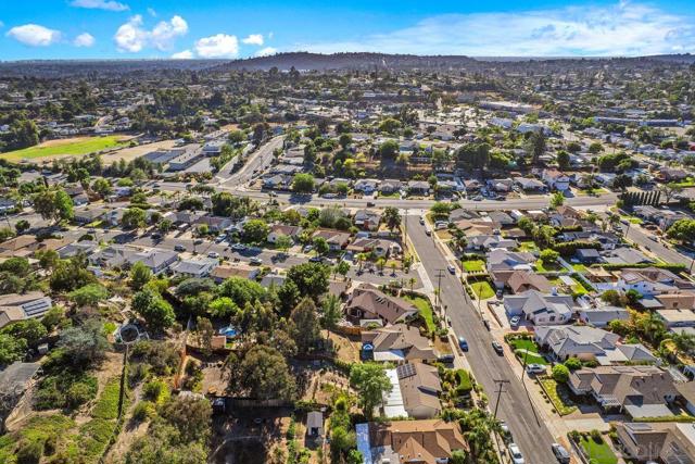 8455 Nentra St, La Mesa CA: https://media.crmls.org/mediaz/fd89d56f-a5bb-469a-abfd-2128ad5064e5.jpg