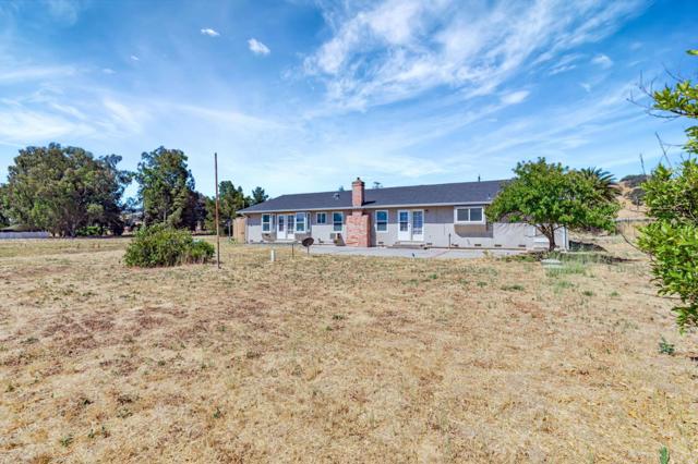 13560 Santa Teresa Boulevard, San Martin CA: https://media.crmls.org/mediaz/fd8ad685-9974-4404-924c-17106a914326.jpg