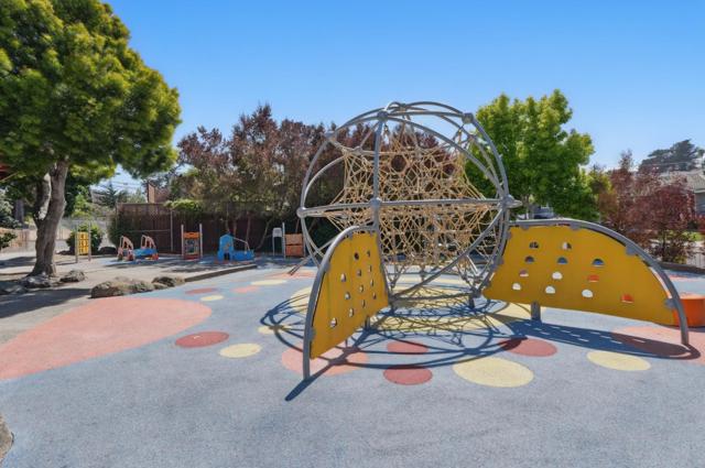 114 Rosewood Way, South San Francisco CA: https://media.crmls.org/mediaz/fd8b1064-5adb-4326-a6b2-481e33ff8c8e.jpg