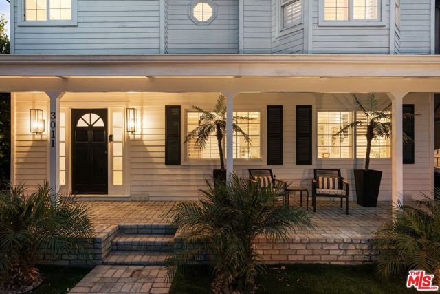 3011 Clune Avenue, Venice CA: https://media.crmls.org/mediaz/fd8b830b-3855-450d-b72a-23e40efd2be6.jpg
