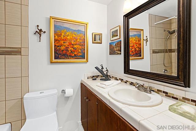 3455 Aldford Dr, San Diego CA: https://media.crmls.org/mediaz/fd8bbc8a-22ae-4051-9e64-cac3bdb57870.jpg