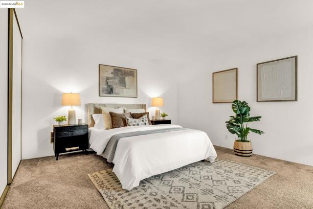 288 Whitmore St, Oakland CA: https://media.crmls.org/mediaz/fd8bfc3f-1797-481f-be68-1236241f792b.jpg