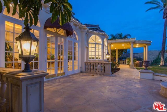3855 BRUNSTON Court, Westlake Village CA: https://media.crmls.org/mediaz/fd8c3924-c189-46cc-a518-5854eeee0fff.jpg