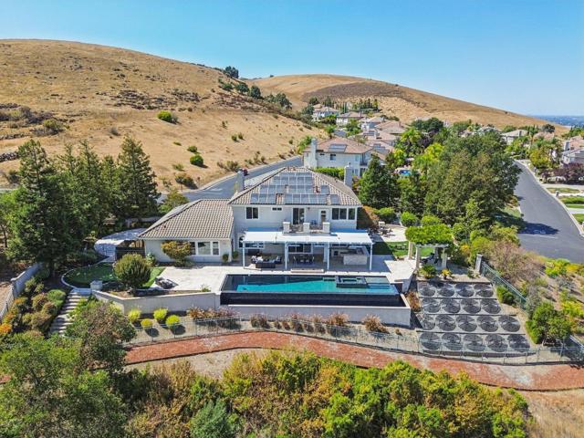 5142 Eastbourne Drive, San Jose CA: https://media.crmls.org/mediaz/fd8c8edf-2b1a-42fa-bab3-334905f719f0.jpg