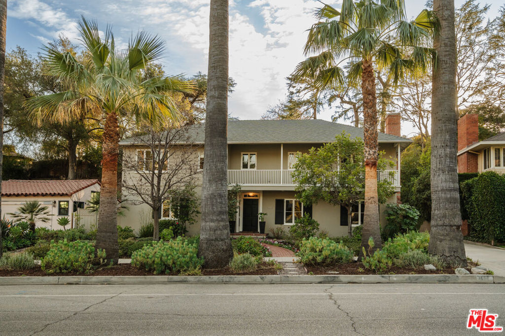 1465 Royal Boulevard