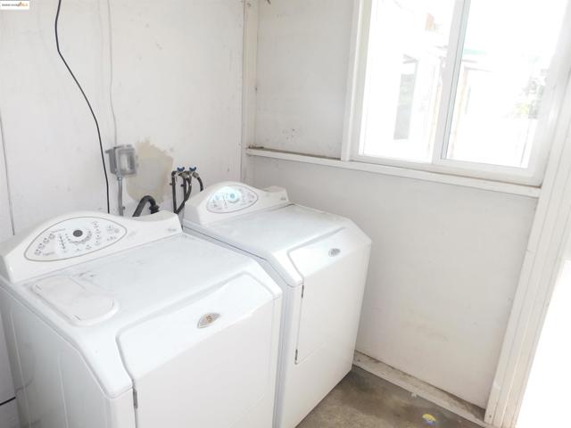 3411 Del Monte Way, San Leandro CA: https://media.crmls.org/mediaz/fd8d1563-1169-459f-b406-84432c174756.jpg