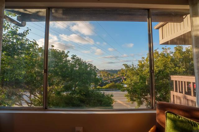 6206 Caminito Salado, San Diego CA: https://media.crmls.org/mediaz/fd8d22ac-9e23-4842-912d-9c5f0edc7c61.jpg