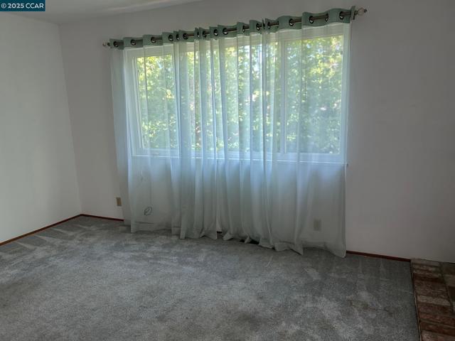826 Veale, Martinez CA: https://media.crmls.org/mediaz/fd8d9753-d858-40fc-abc9-c7a48954cf4f.jpg