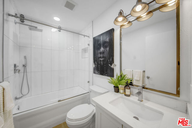 1010 Hammond Street, West Hollywood CA: https://media.crmls.org/mediaz/fd8ee0fd-a4d3-4f41-9c23-8a76718c3eb0.jpg