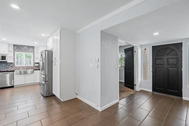 2167 Sunset Drive, Escondido CA: https://media.crmls.org/mediaz/fd8f1d08-2ca3-4165-8988-df8a805b7ecf.jpg