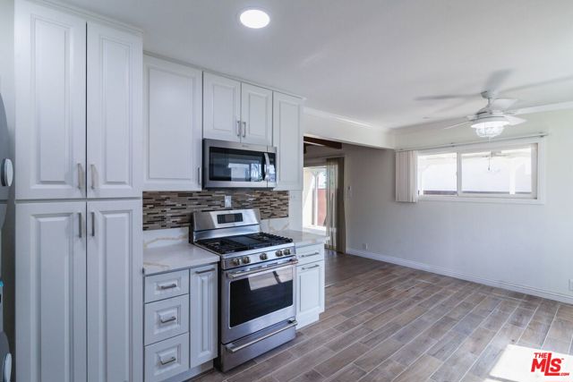 8646 Corbin Avenue, Northridge CA: https://media.crmls.org/mediaz/fd8f4420-90d6-41dd-8458-1c23f91d5af7.jpg