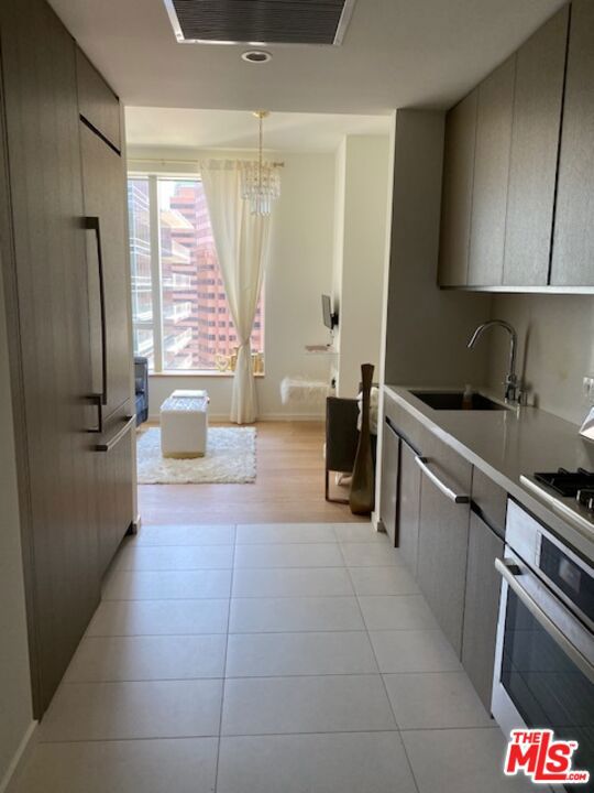 889 Francisco Street 1705, Los Angeles, CA 90017