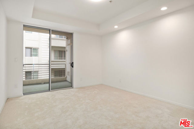 4180 Fair Avenue, Studio City CA: https://media.crmls.org/mediaz/fd90a33d-8926-4fc3-b852-4781cdaf6e52.jpg