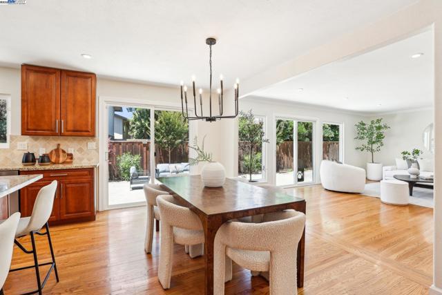 19927 Conrad Ct, Castro Valley CA: https://media.crmls.org/mediaz/fd90c752-1ac8-45c0-9c38-46d275a00f74.jpg