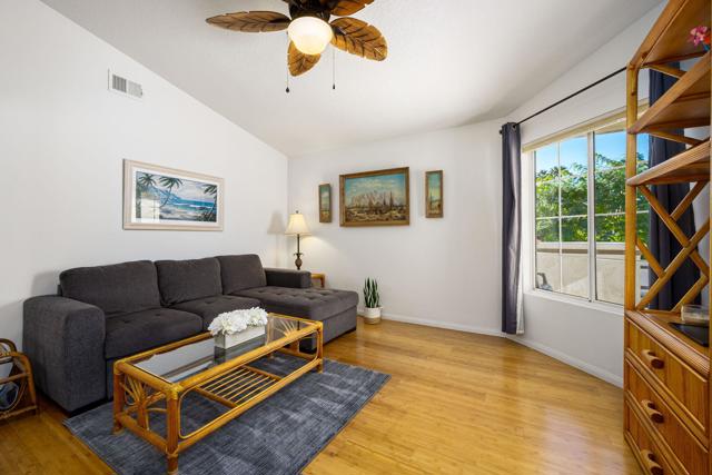 320 Vista Royale Drive, Palm Desert CA: https://media.crmls.org/mediaz/fd912ec9-2995-449d-b703-a7e11d1d74fa.jpg