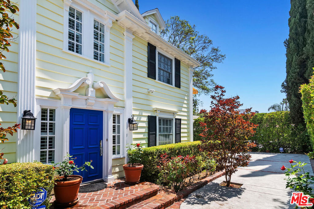 12039 Weddington Street