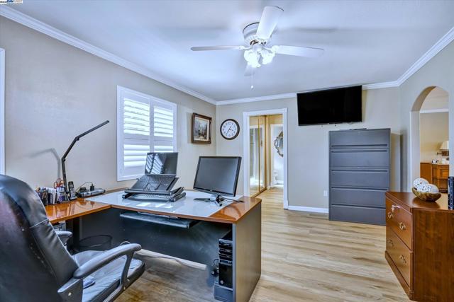 2369 Woodthrush Way, Pleasanton CA: https://media.crmls.org/mediaz/fd91a640-0015-40c7-a319-48679cbe269f.jpg