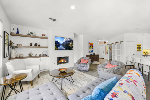 78189 Kensington Avenue, Palm Desert CA: https://media.crmls.org/mediaz/fd91d9af-2378-4f70-a8ba-8418a661767f.jpg