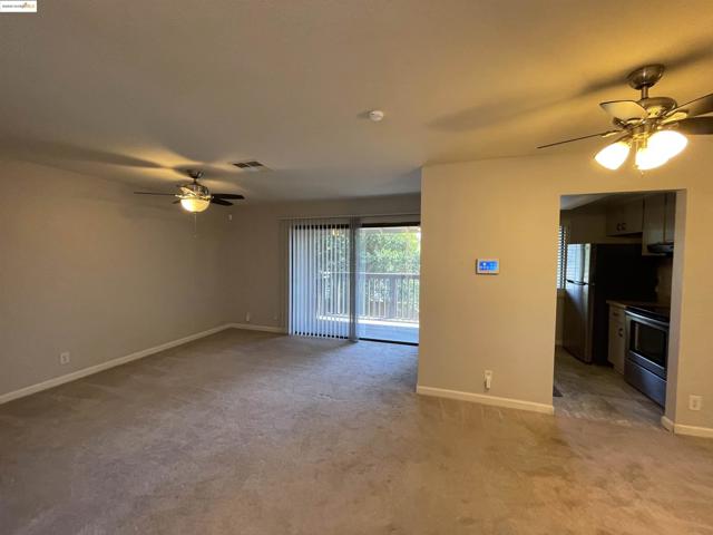 2416 Shadow Ln, Antioch CA: https://media.crmls.org/mediaz/fd922f45-1a94-40e8-9a4a-38296e5c8ee8.jpg