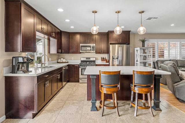 Detail Gallery Image 8 of 28 For 9931 Beck Dr, Santee,  CA 92071 - 4 Beds | 2 Baths