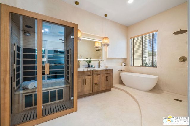 35871 Calle Raphael, Cathedral City CA: https://media.crmls.org/mediaz/fd9317c5-4eb3-441d-8f8a-85a22196ee65.jpg