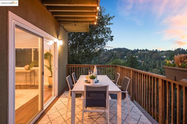 6533 Chelton DR, Oakland CA: https://media.crmls.org/mediaz/fd9325c0-e2df-4df4-9e84-c4f4121c8180.jpg