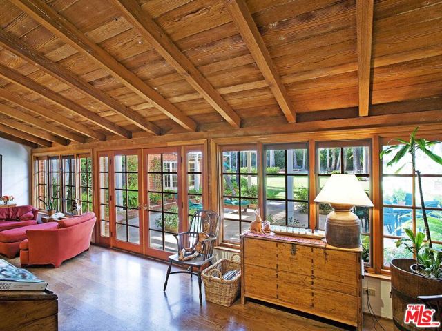 17545 Parthenia Street, Sherwood Forest CA: https://media.crmls.org/mediaz/fd939997-d440-40e2-b5aa-8315ae6e3f4e.jpg
