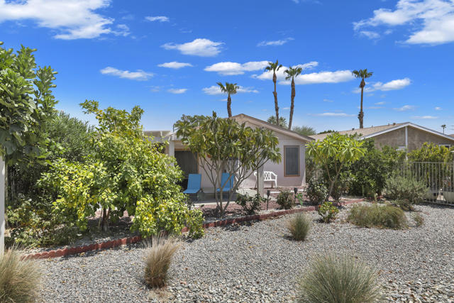 47867 Los Amigos Court, Indio CA: https://media.crmls.org/mediaz/fd93b47f-03ba-4a1e-b8f8-631b0a9b9223.jpg