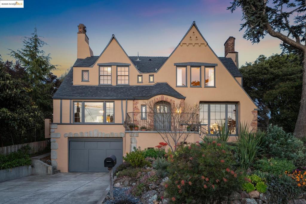 2612 Yuba Ave