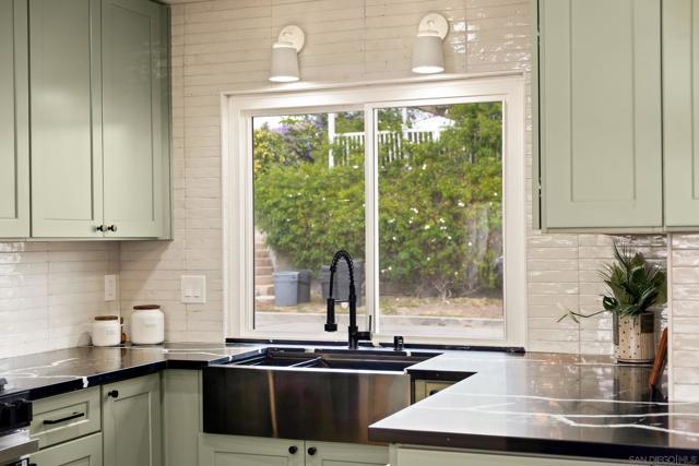 5061 Onstad St, San Diego CA: https://media.crmls.org/mediaz/fd948f3c-c4e4-4bdb-a423-136786de8a3b.jpg