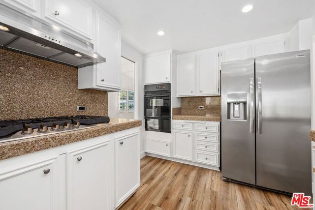 1224 El Hito Circle, Pacific Palisades CA: https://media.crmls.org/mediaz/fd94914c-d9e4-48a3-a049-8fd47b4754b0.jpg