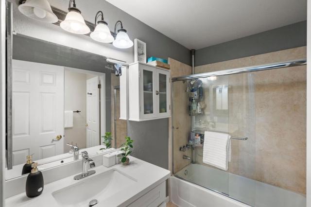 874 Cherry Glen Circle, Fremont CA: https://media.crmls.org/mediaz/fd94d39b-9db4-4ca5-91d5-59a5f3d7d976.jpg