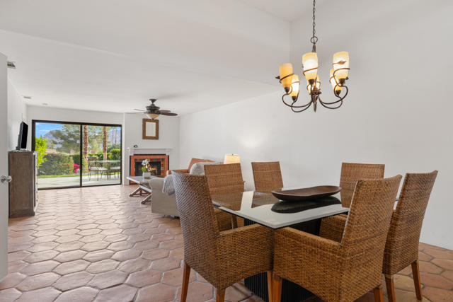48980 Wildwood Lane, Palm Desert CA: https://media.crmls.org/mediaz/fd94f83b-56c9-4888-abe8-61d4b7c6c8b4.jpg