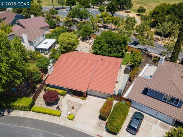 4672 N Larwin Ave, Concord CA: https://media.crmls.org/mediaz/fd952cd5-b6b7-496c-82fb-afb4572f05d0.jpg