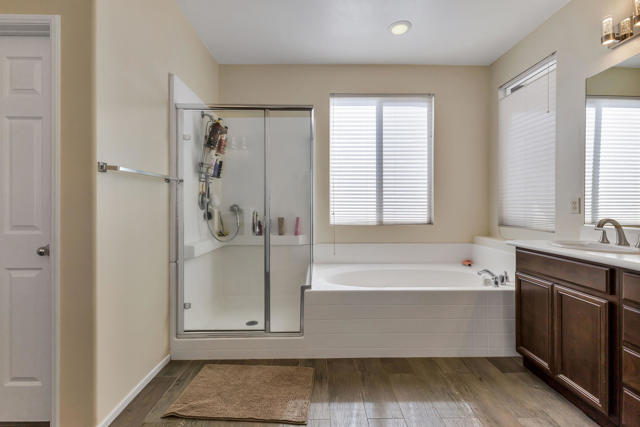 Image 24 of 49 For 37897 Chesterfield Street
