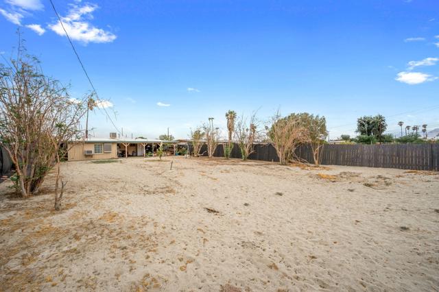 30201 San Diego Drive, Cathedral City CA: https://media.crmls.org/mediaz/fd95e892-f92d-4614-b312-7232caf36be5.jpg
