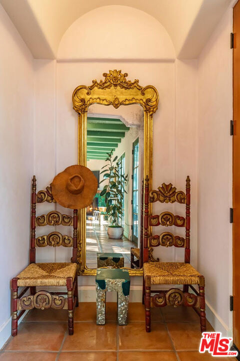 202 Canada Street, Ojai CA: https://media.crmls.org/mediaz/fd96157f-4a6f-4692-a555-986af6d50eab.jpg