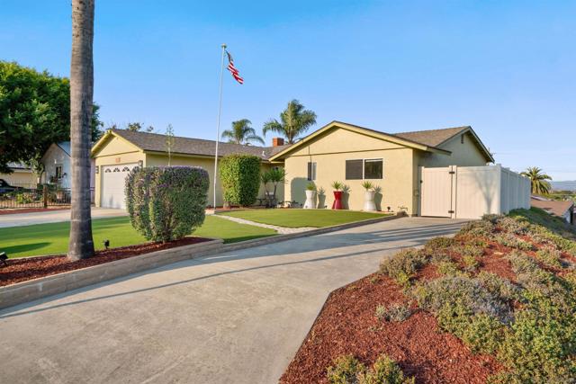 9447 Medina Dr, Santee CA: https://media.crmls.org/mediaz/fd9623a5-dfdc-4b5b-9256-870c6631ff01.jpg